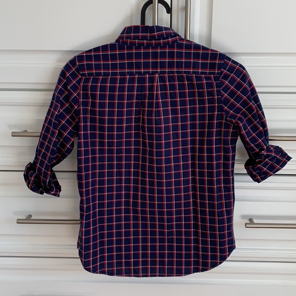 GAP kids plaid button-up Sz S (6-7) - Picture 2 of 3
